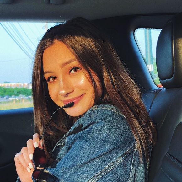 Meet your Posher, Lindsey - Picture 1 of 1